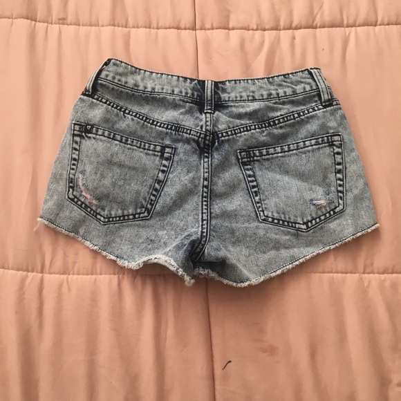 NWOT Hot Topic Ripped High Rise Shorts - Picture 2 of 7